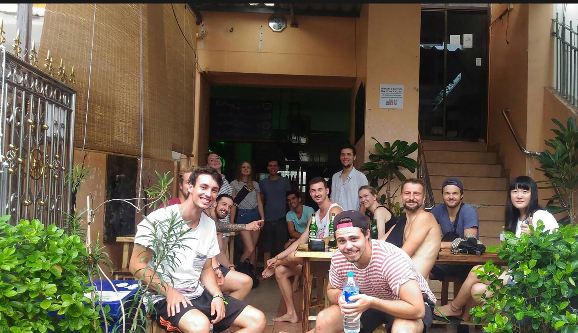The Twins Hostel Bangkok Exterior foto