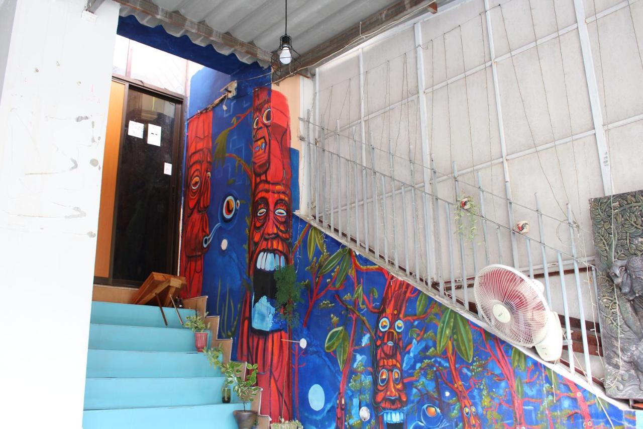 The Twins Hostel Bangkok Exterior foto