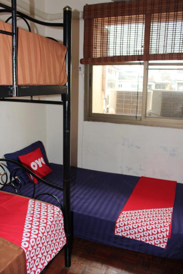 The Twins Hostel Bangkok Exterior foto