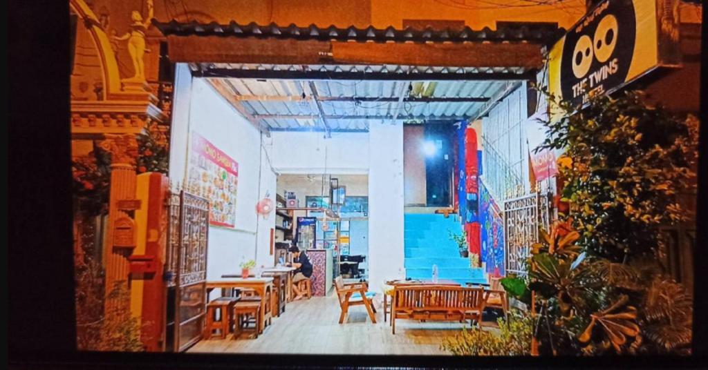 The Twins Hostel Bangkok Exterior foto