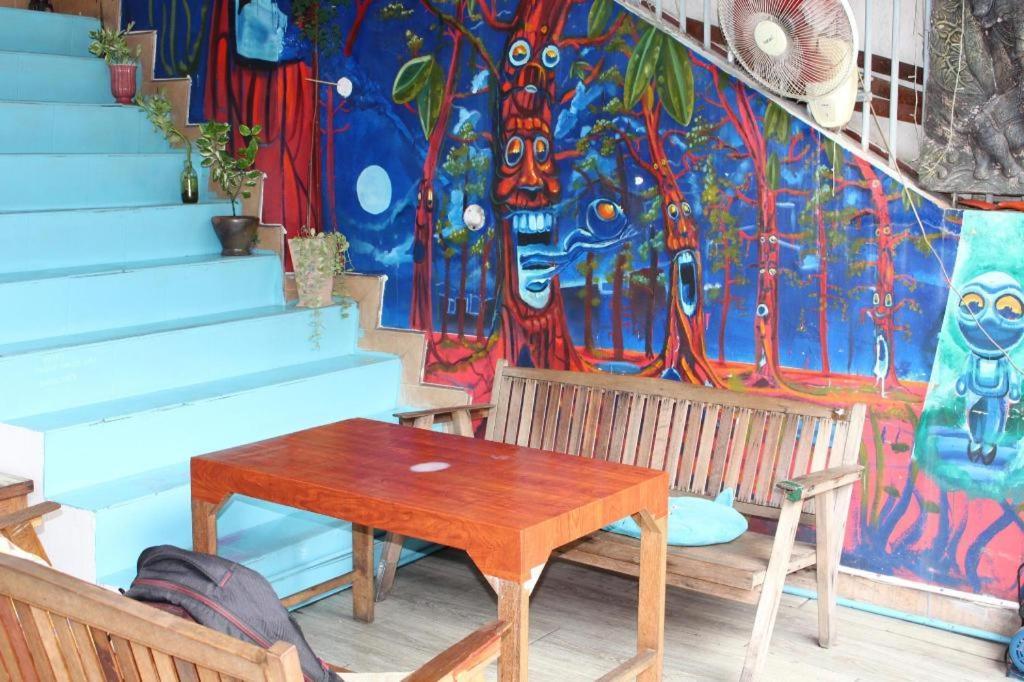 The Twins Hostel Bangkok Exterior foto