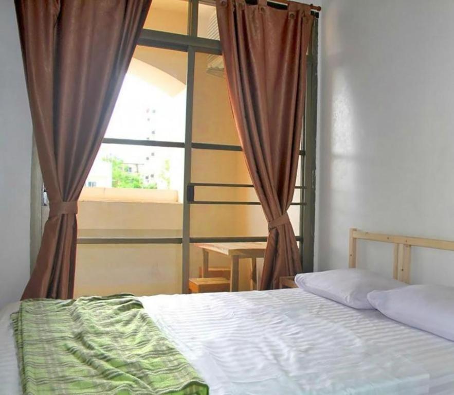 The Twins Hostel Bangkok Exterior foto